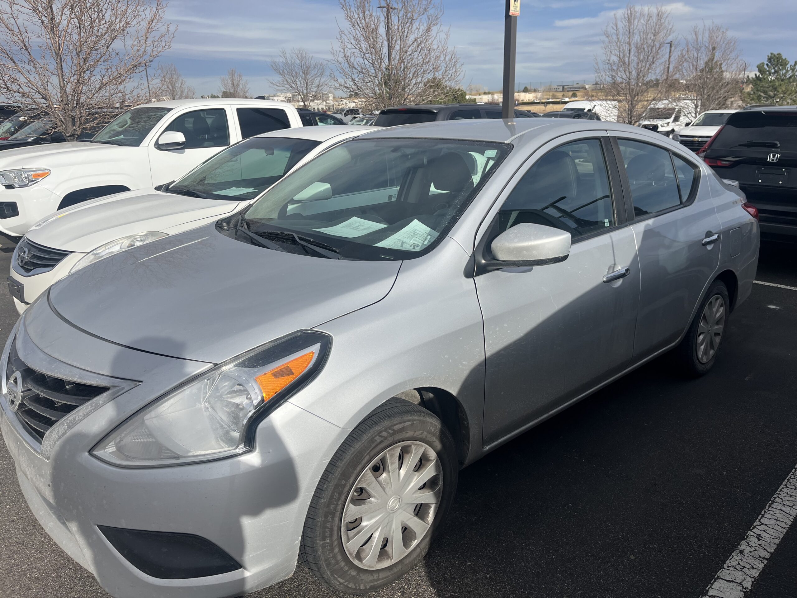 
								Nissan Versa 2018 full									