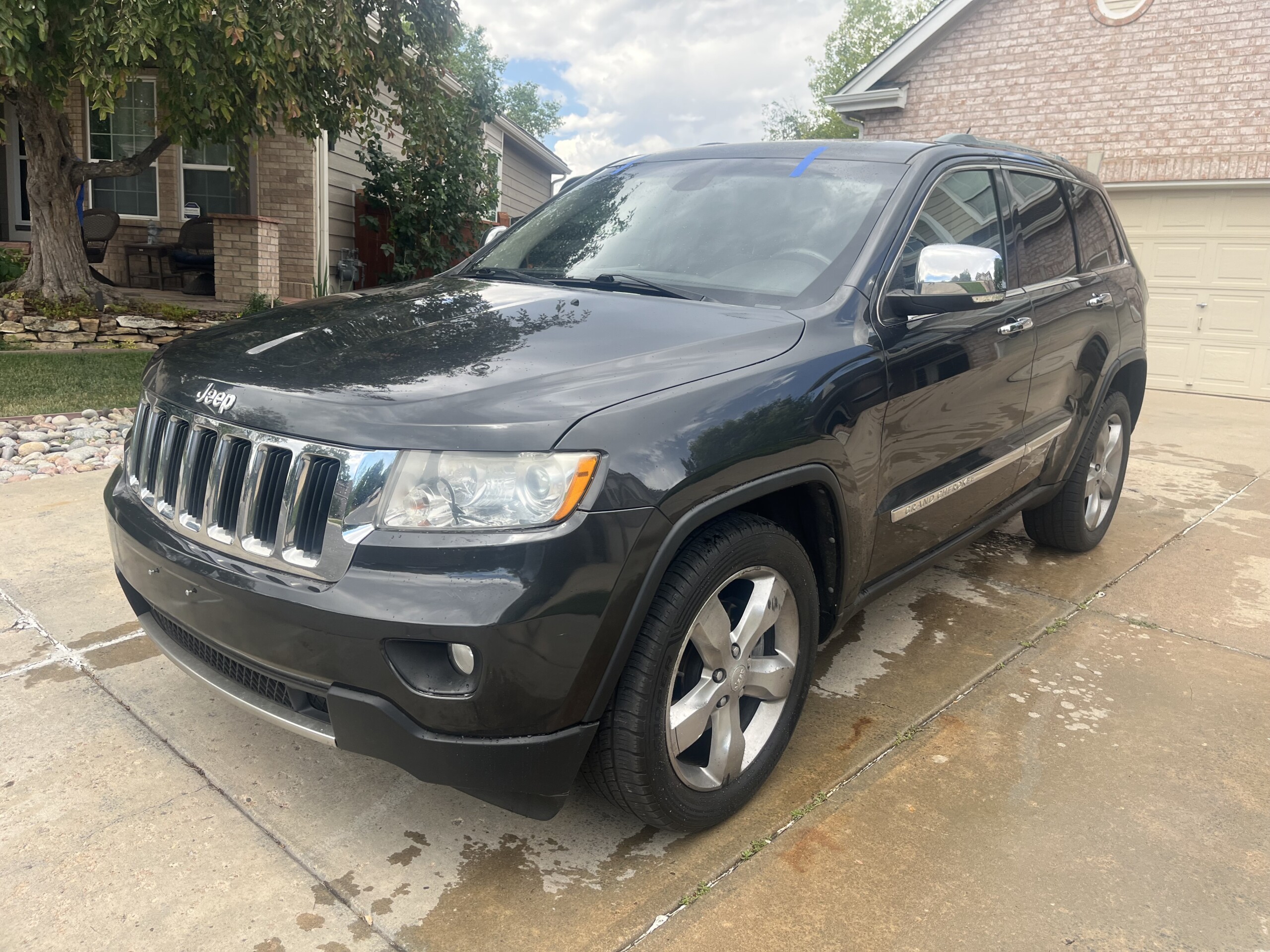 
								jeep grand-cherokee 2011 full									