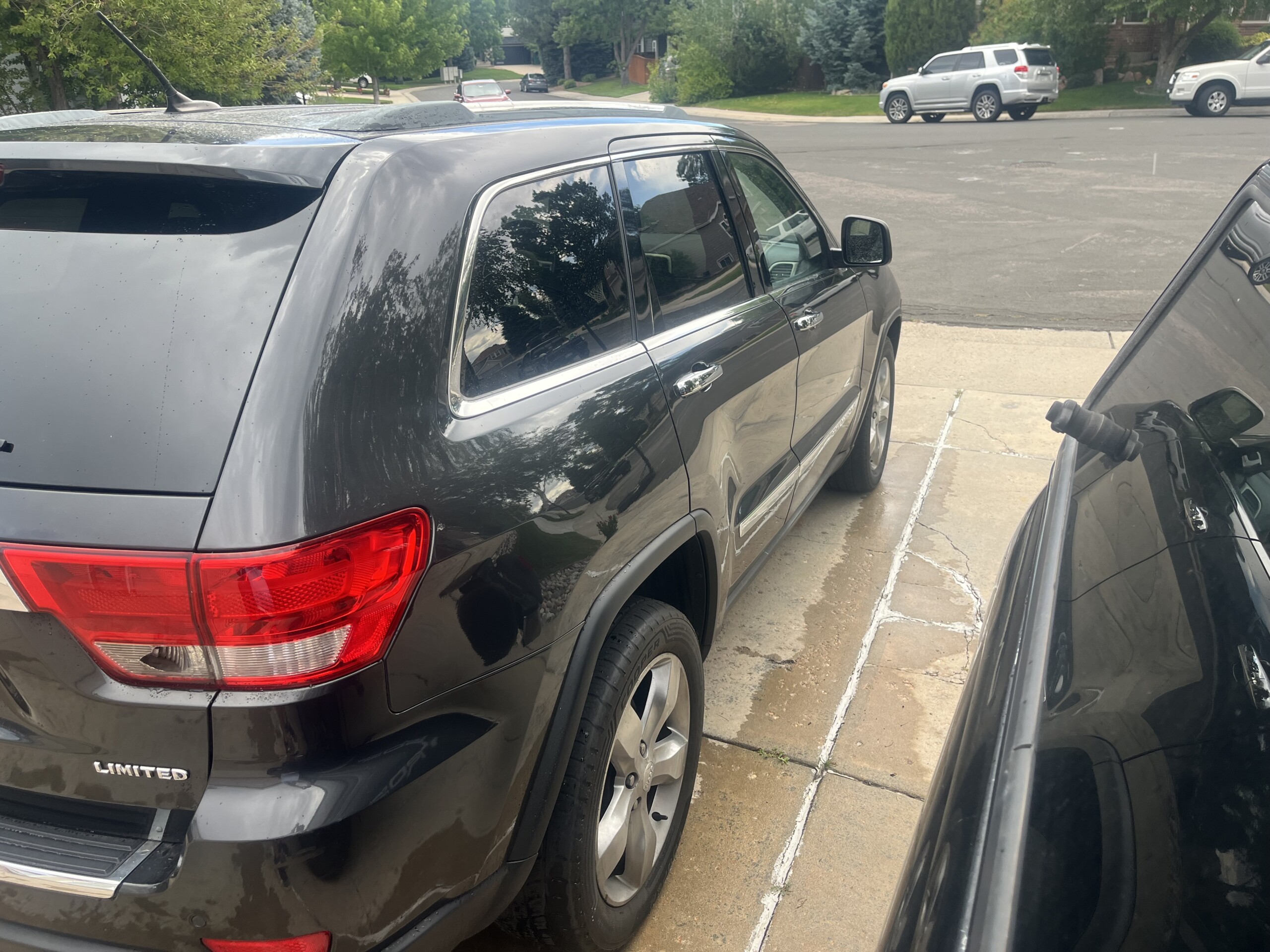 
								jeep grand-cherokee 2011 full									