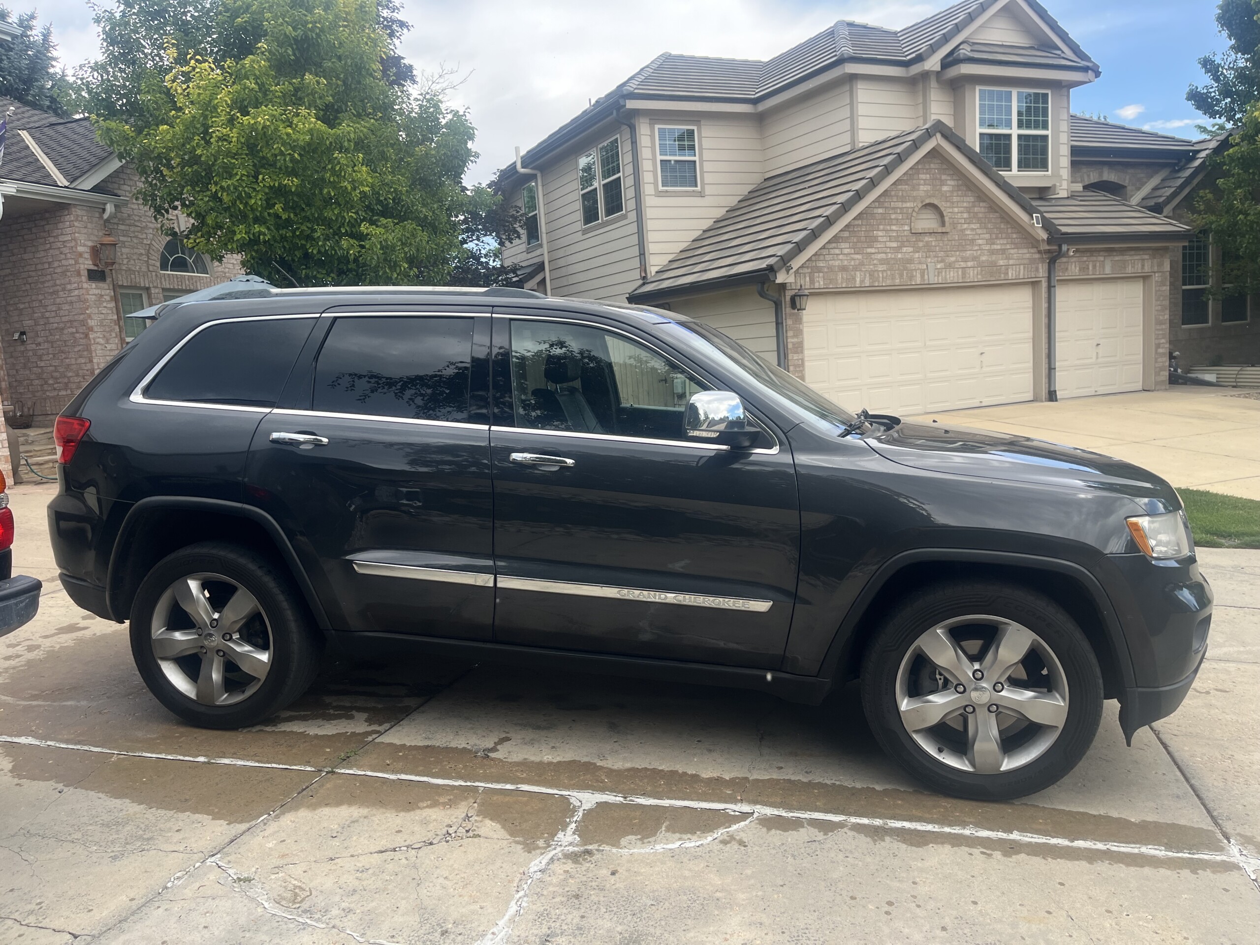 
								jeep grand-cherokee 2011 full									