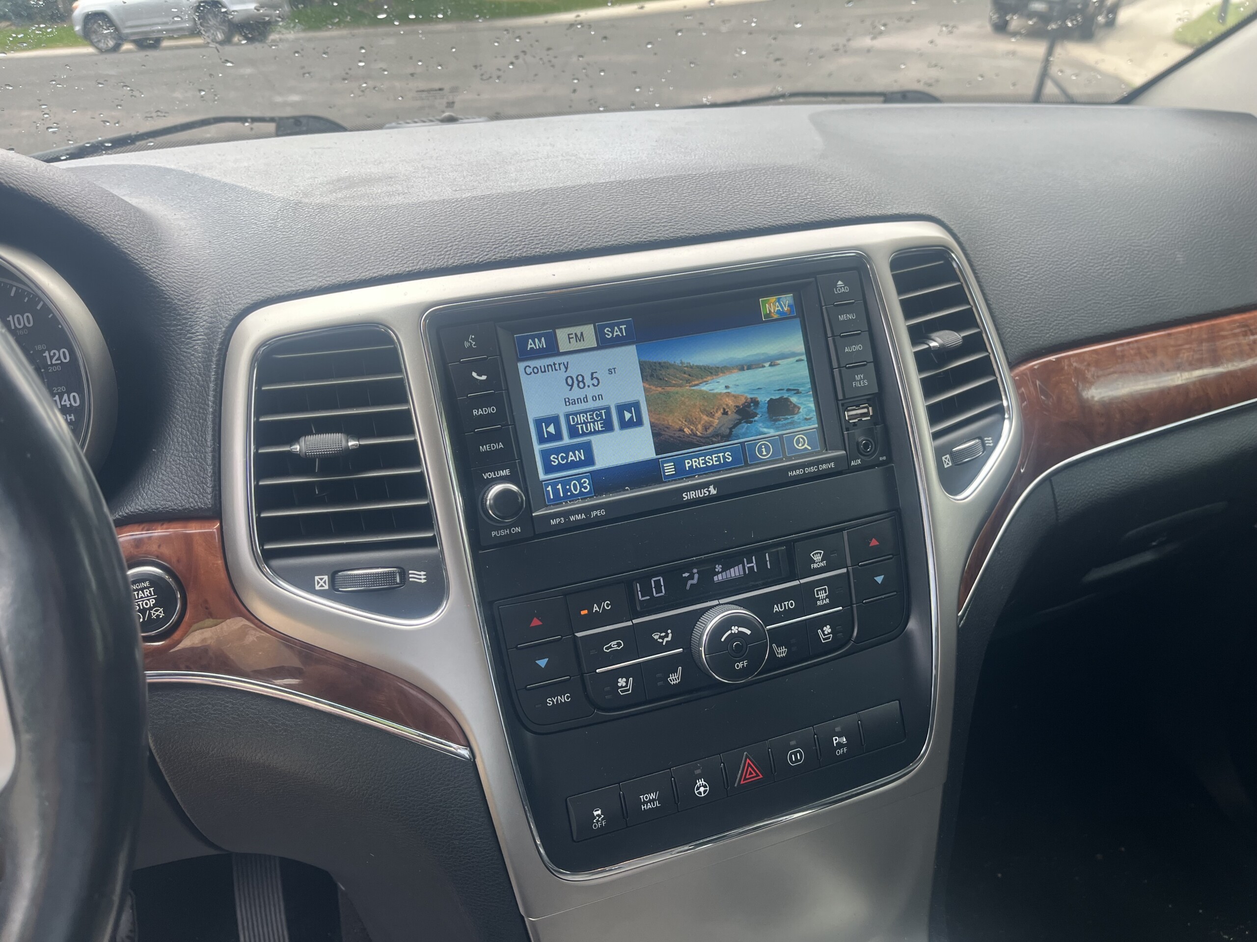 
								jeep grand-cherokee 2011 full									