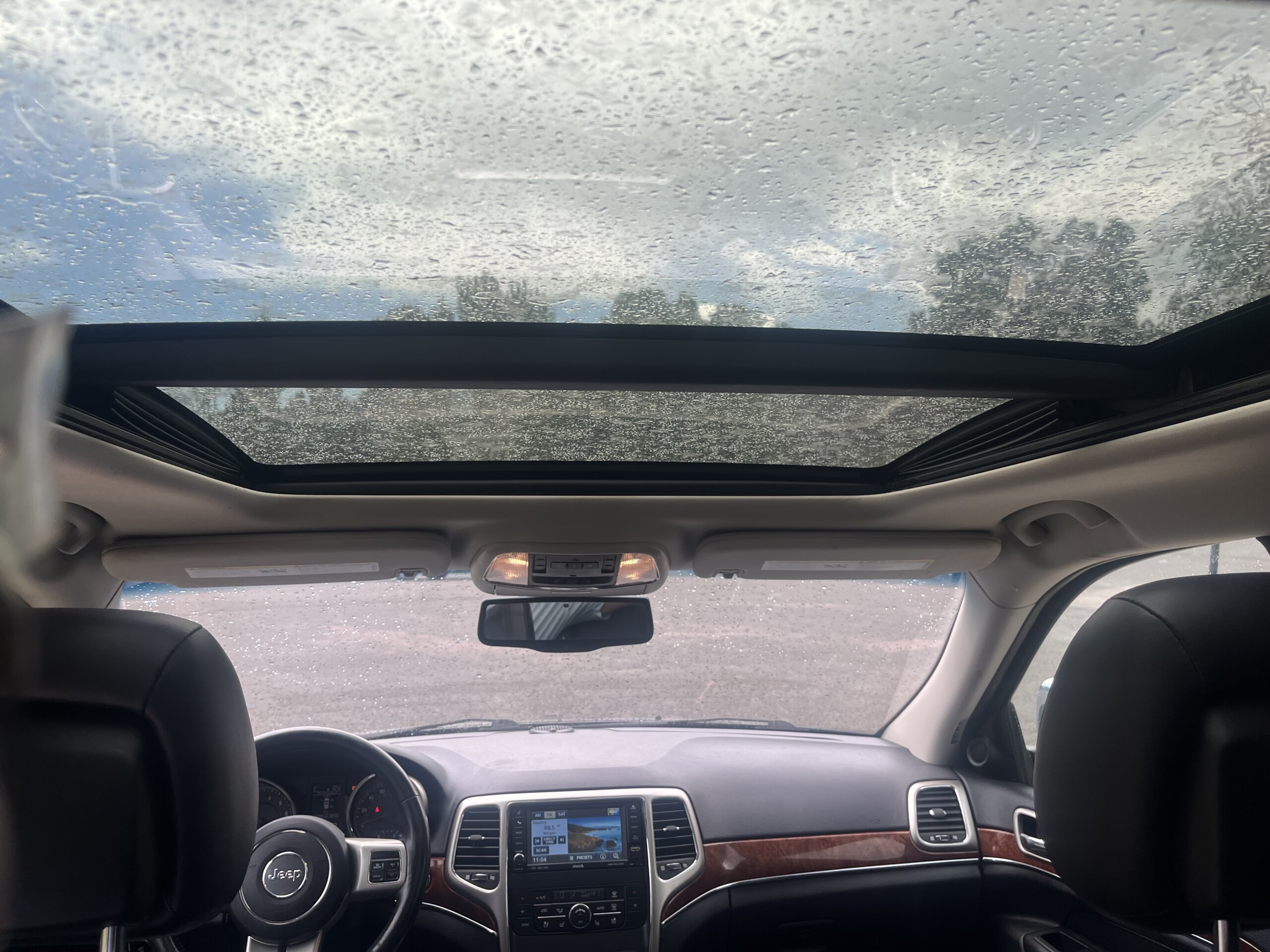 
								jeep grand-cherokee 2011 full									
