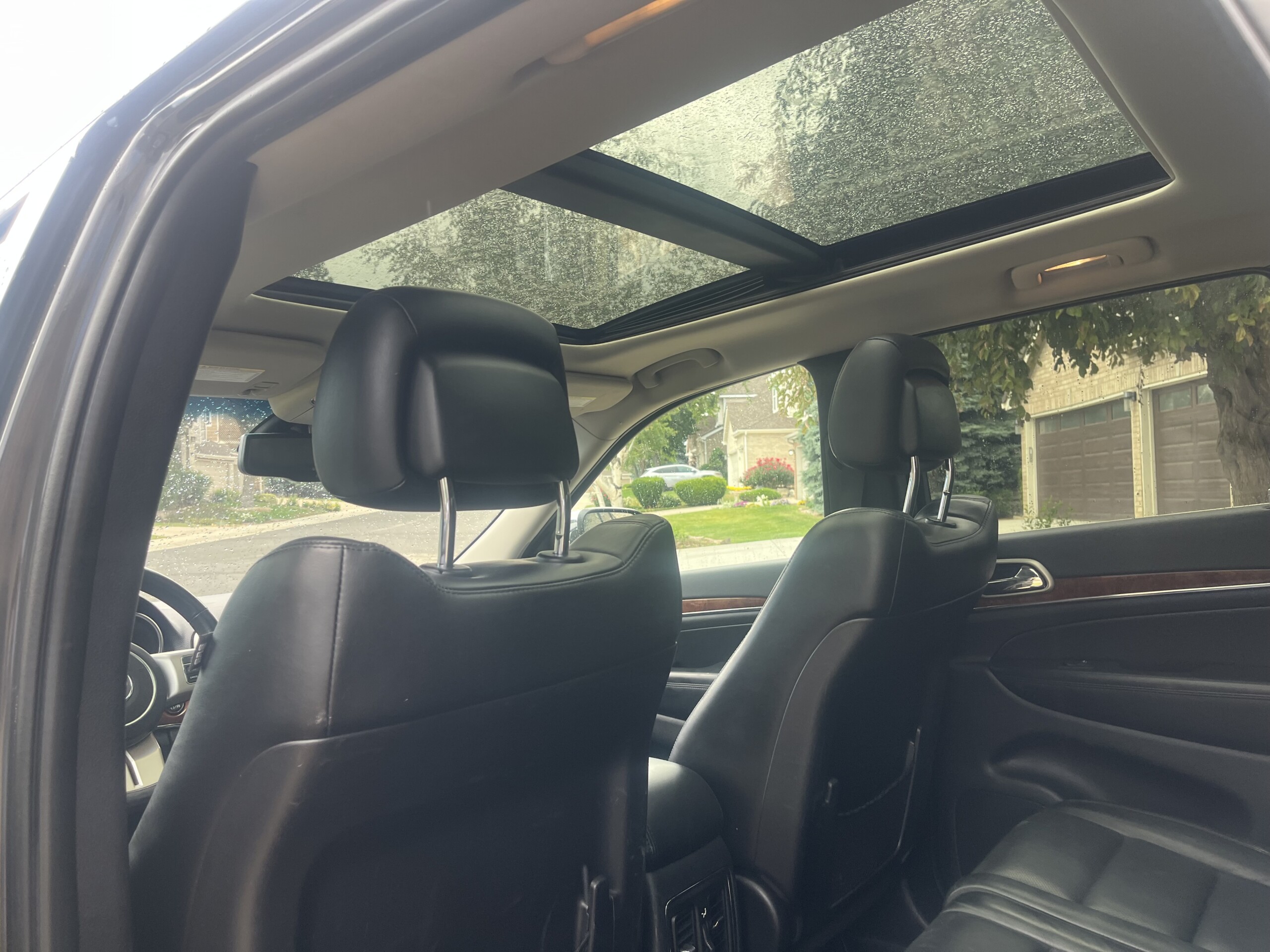 
								jeep grand-cherokee 2011 full									