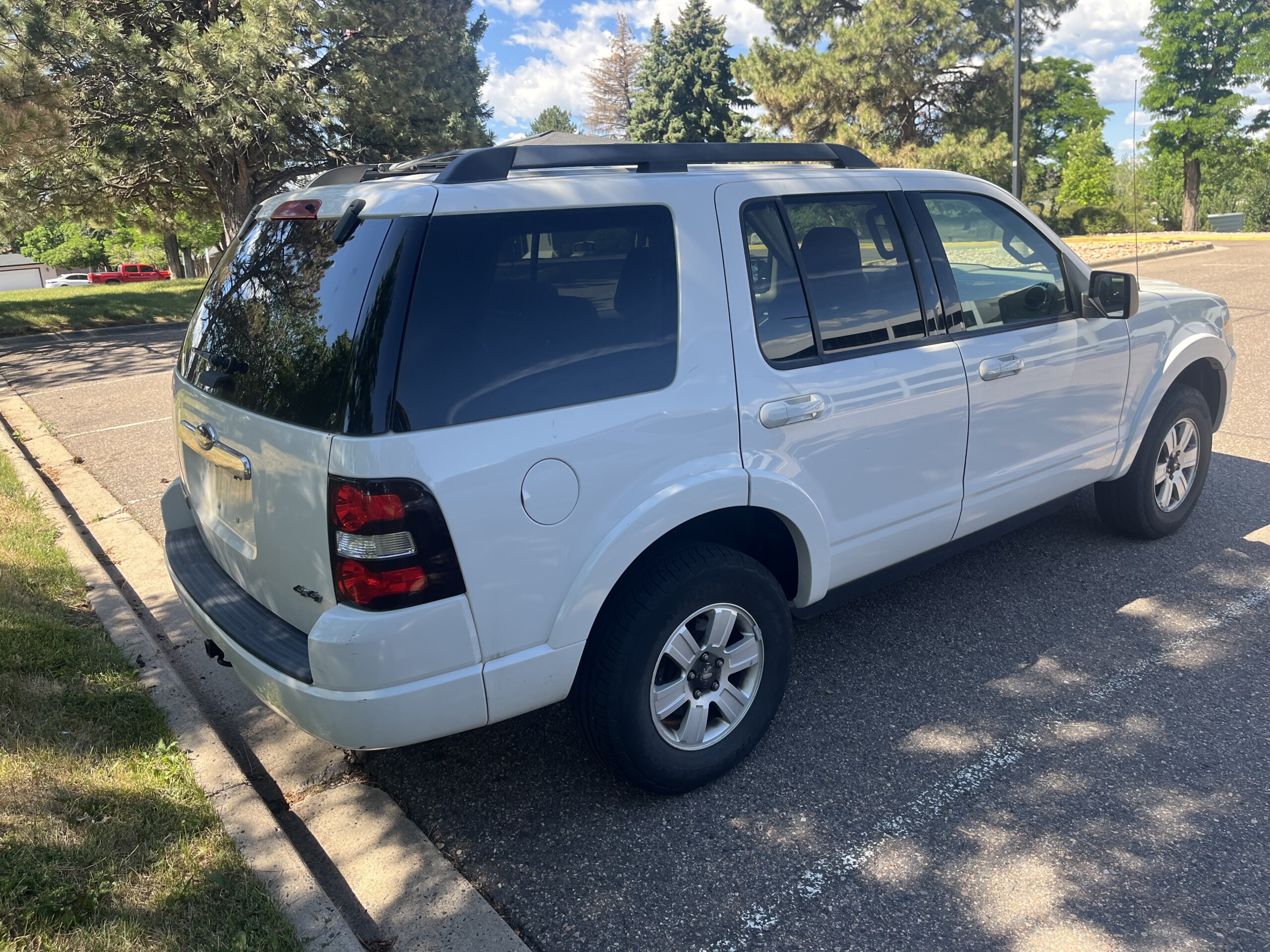 
								Ford Explorer 2009 full									