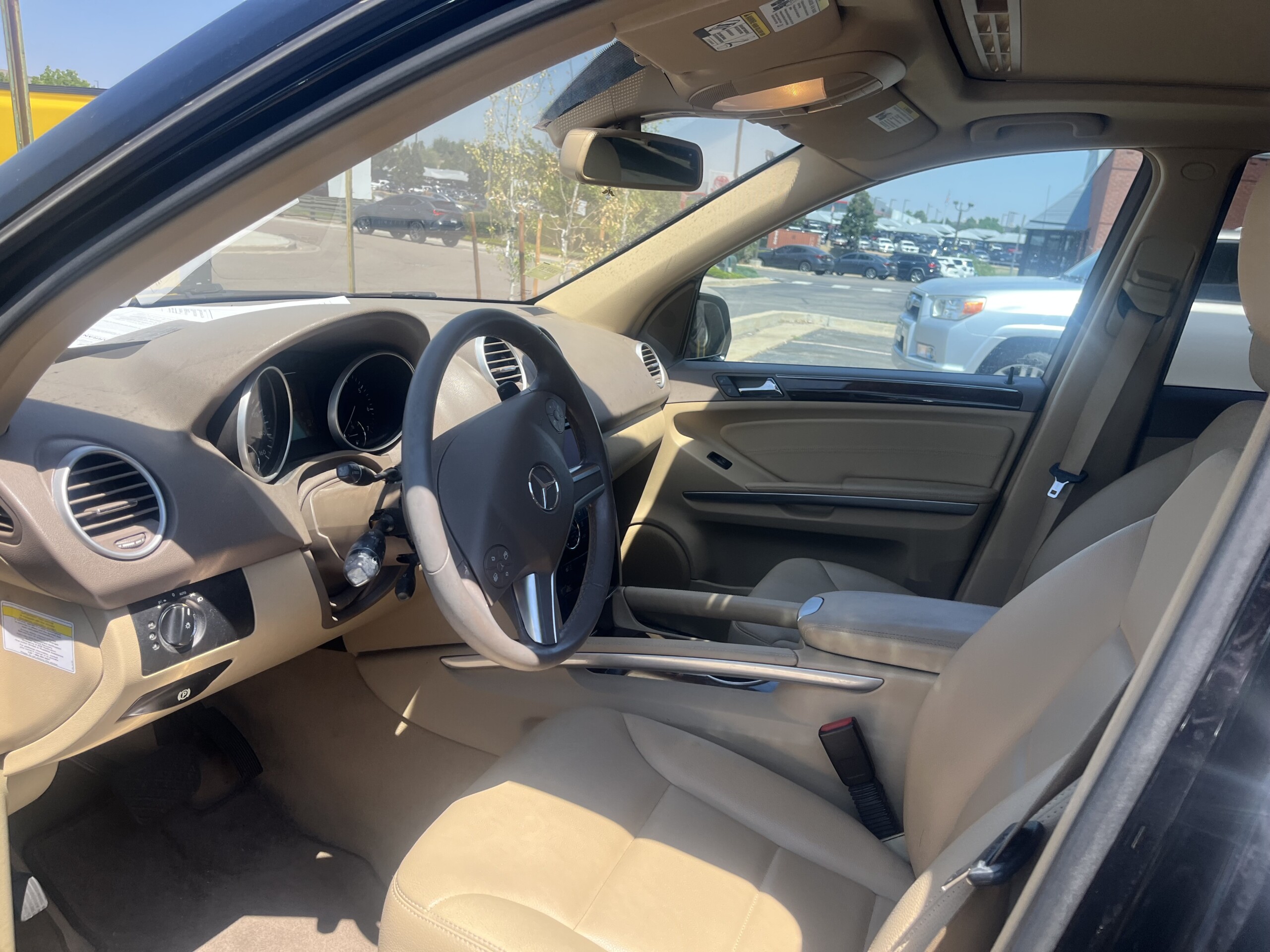 
								Mercedes ML350 4Matic full									