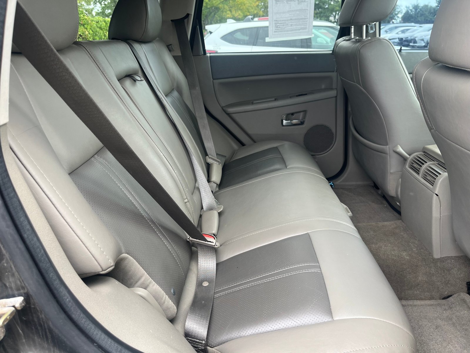 
								jeep grand-cherokee 2006 full									